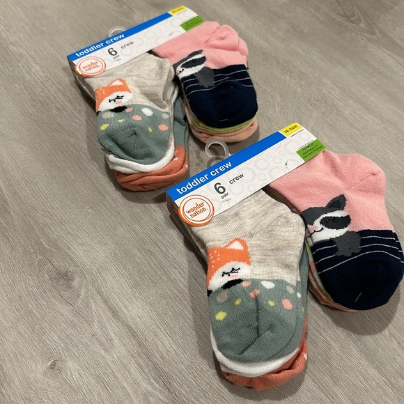 NWT Two sets of Wonder Nation Toddler Crew Socks Size 18-36mo - Picture 2 of 5